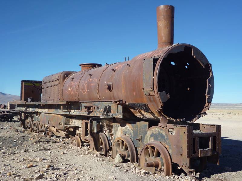 005 Uyuni Train Cemetery 30th June 2012.jpg